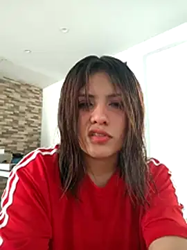 Snapshot of Elsa_sweet chatting on 07/06/26, 07:49 Elsa sweet online show from 07/06/26, 07:49