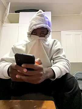 Snapshot of Mischevous_T69 chatting on 09/28/25, 08:14 Mischevous T69 online show from 09/28/25, 08:14