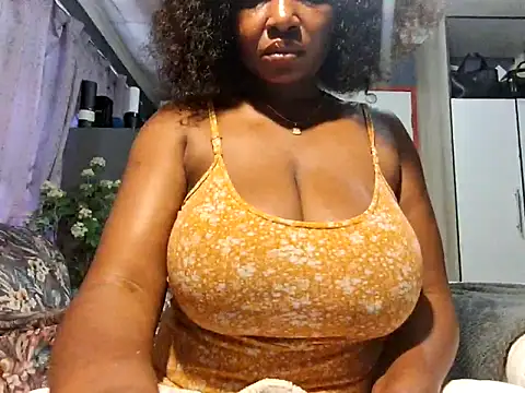 Snapshot of EbonyRose9 chatting on 06/13/26, 07:50 EbonyRose9 online show from 06/13/26, 07:50