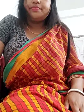 Snapshot of Priya_2222 chatting on 03/05/25, 04:57 Priya 2222 online show from 03/05/25, 04:57