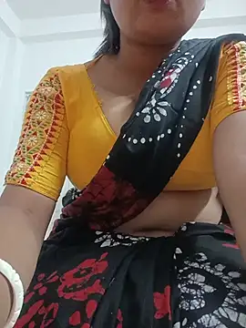 Snapshot of Priya_2222 chatting on 08/08/26, 06:54 Priya 2222 online show from 08/08/26, 06:54