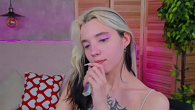 Snapshot of as1an_girlfriend chatting on 03/11/25, 06:32 as1an girlfriend online show from 03/11/25, 06:32