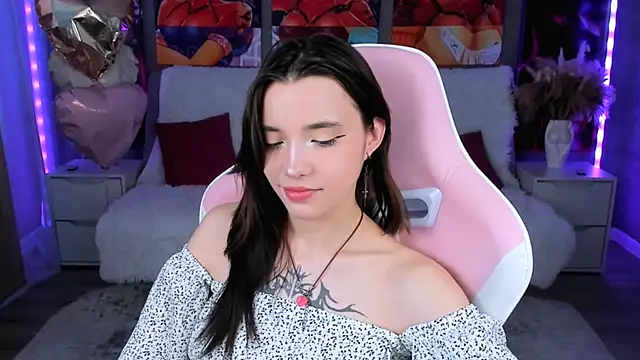 as1an girlfriend online show from 04/07/26, 07:31