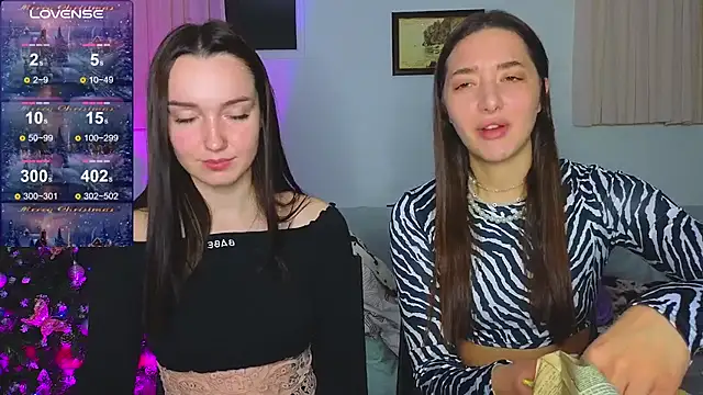 Snapshot of Wild_Sophie_ chatting on 12/28/24, 05:46 Wild Sophie online show from 12/28/24, 05:46