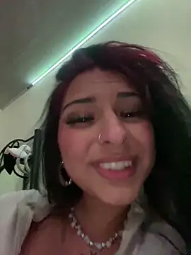 Snapshot of Hilary_pinkk chatting on 01/30/25, 03:22 Hilary pinkk online show from 01/30/25, 03:22
