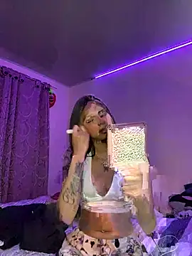 Snapshot of Hilary_pinkk chatting on 03/02/25, 02:30 Hilary pinkk online show from 03/02/25, 02:30
