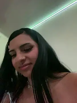 Snapshot of Hilary_pinkk chatting on 03/12/25, 01:14 Hilary pinkk online show from 03/12/25, 01:14