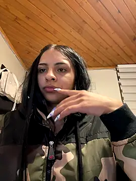 Snapshot of Hilary_pinkk chatting on 10/11/25, 01:38 Hilary pinkk online show from 10/11/25, 01:38