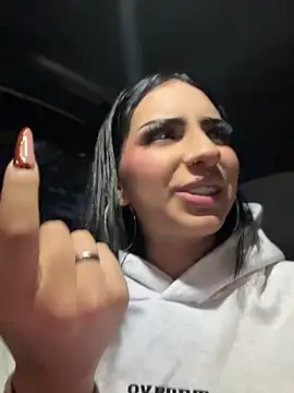 Hilary pinkk online show from 04/13/26, 11:21