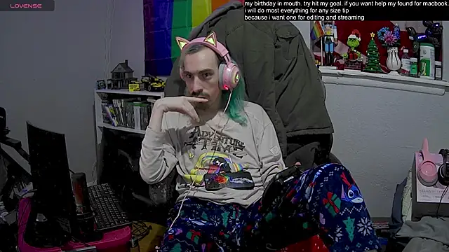 Snapshot of tallnerdyguy chatting on 01/17/25, 02:18 tallnerdyguy online show from 01/17/25, 02:18