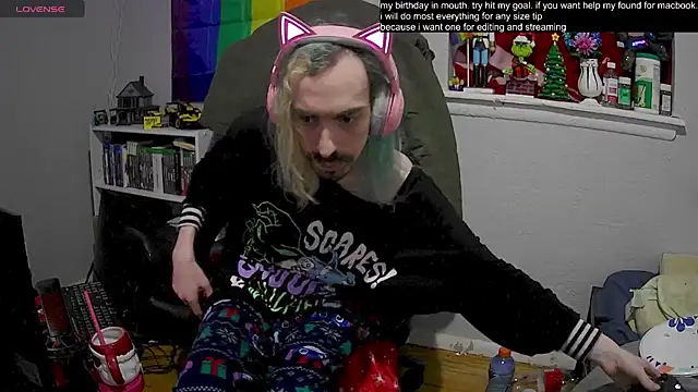 Snapshot of tallnerdyguy chatting on 02/01/25, 03:52 tallnerdyguy online show from 02/01/25, 03:52