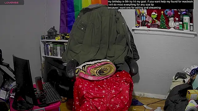 Snapshot of tallnerdyguy chatting on 02/12/25, 05:26 tallnerdyguy online show from 02/12/25, 05:26