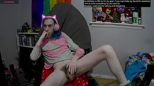 Snapshot of tallnerdyguy chatting on 02/14/25, 04:58 tallnerdyguy online show from 02/14/25, 04:58
