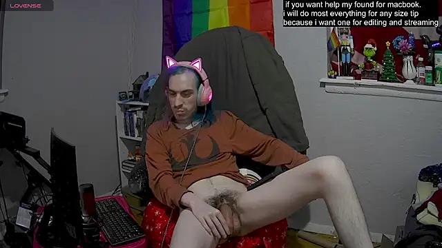 Snapshot of tallnerdyguy chatting on 02/21/25, 05:02 tallnerdyguy online show from 02/21/25, 05:02