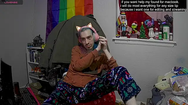 Snapshot of tallnerdyguy chatting on 02/22/25, 02:06 tallnerdyguy online show from 02/22/25, 02:06