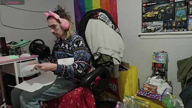 tallnerdyguy online show from 04/19/26, 12:54