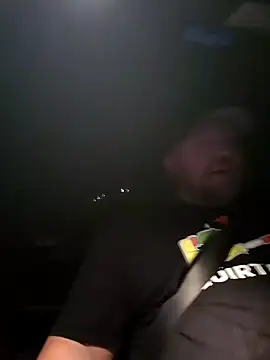 Snapshot of Strong_Bear89 chatting on 01/07/25, 07:10 Strong Bear89 online show from 01/07/25, 07:10