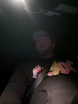 Snapshot of Strong_Bear89 chatting on 01/14/25, 12:33 Strong Bear89 online show from 01/14/25, 12:33