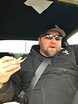 Snapshot of Strong_Bear89 chatting on 02/19/25, 07:16 Strong Bear89 online show from 02/19/25, 07:16