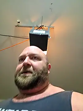 Snapshot of Strong_Bear89 chatting on 02/27/25, 05:04 Strong Bear89 online show from 02/27/25, 05:04