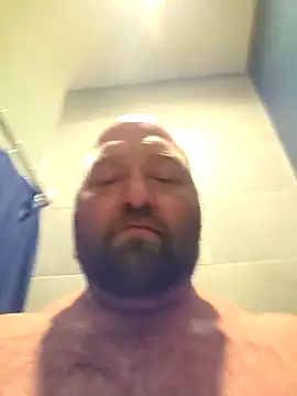 Snapshot of Strong_Bear89 chatting on 03/01/25, 09:51 Strong Bear89 online show from 03/01/25, 09:51