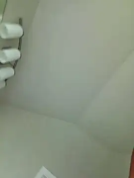 Snapshot of Strong_Bear89 chatting on 02/18/26, 05:42 Strong Bear89 online show from 02/18/26, 05:42