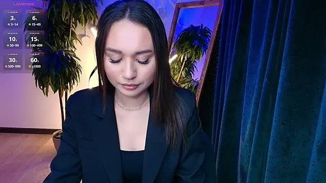 margeriTirell online show from 04/17/26, 03:09