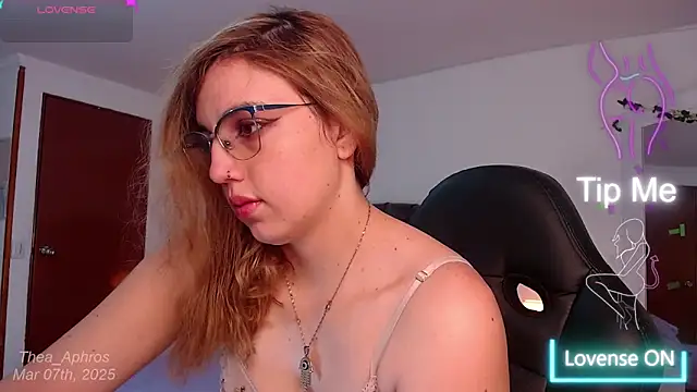 Snapshot of Thea_Aphros_ chatting on 03/08/25, 02:34 Thea Aphros  online show from 03/08/25, 02:34