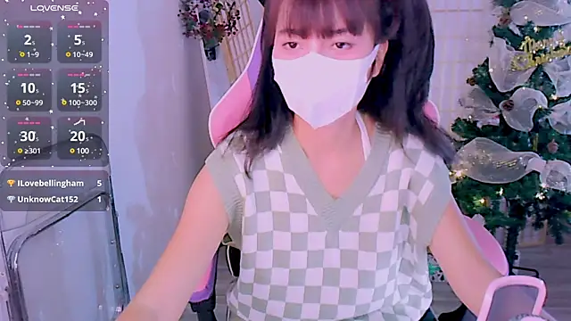 Snapshot of desiregirl69 chatting on 12/11/24, 02:54 desiregirl69 online show from 12/11/24, 02:54