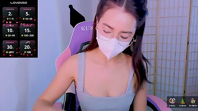 Snapshot of desiregirl69 chatting on 02/05/25, 06:37 desiregirl69 online show from 02/05/25, 06:37