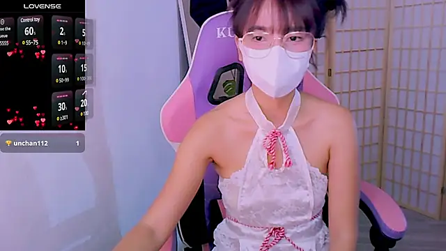 Snapshot of desiregirl69 chatting on 02/06/25, 03:20 desiregirl69 online show from 02/06/25, 03:20