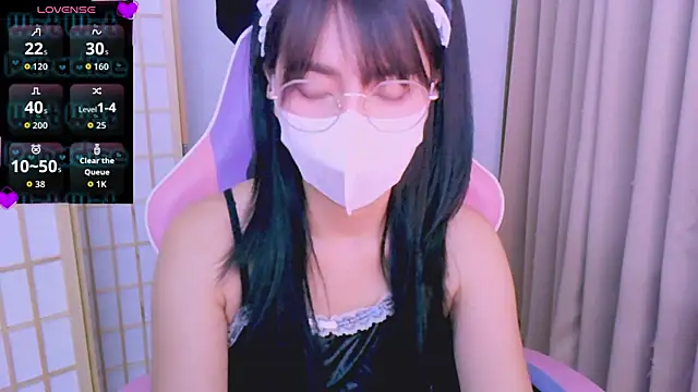 Snapshot of desiregirl69 chatting on 10/22/25, 03:12 desiregirl69 online show from 10/22/25, 03:12