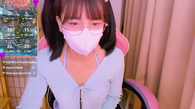 Snapshot of desiregirl69 chatting on 01/16/26, 03:27 desiregirl69 online show from 01/16/26, 03:27