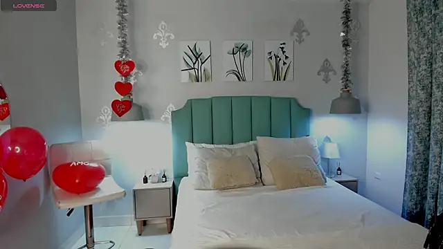 Khenta Michells online show from 02/14/25, 10:38