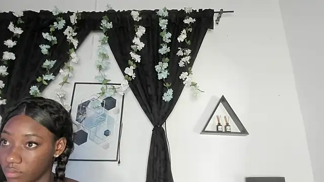 Khenta Michells online show from 04/13/26, 10:32