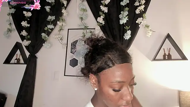 Khenta Michells online show from 04/24/26, 10:39