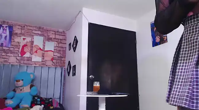 Snapshot of vixenxqueens chatting on 01/12/25, 07:31 vixenxqueens online show from 01/12/25, 07:31