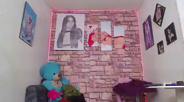 Snapshot of vixenxqueens chatting on 03/16/25, 09:37 vixenxqueens online show from 03/16/25, 09:37