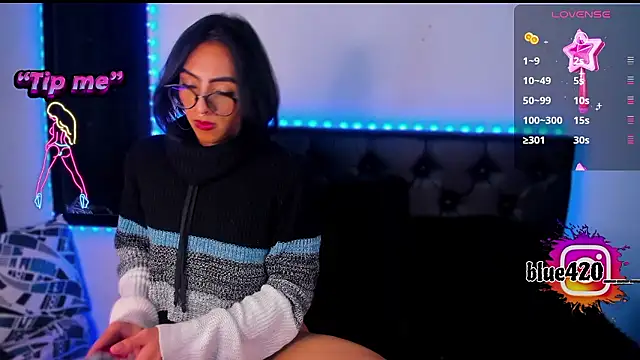 Skyler  blue4 online show from 12/06/24, 11:03