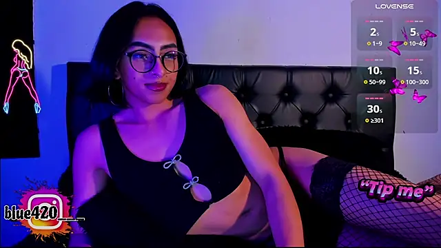 Skyler  blue4 online show from 12/20/24, 01:36