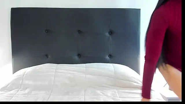 Skyler  blue4 online show from 01/11/25, 12:40