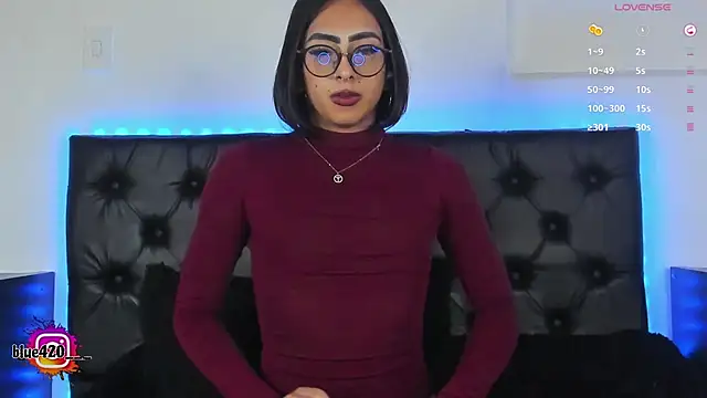 Skyler  blue4 online show from 01/26/25, 09:40