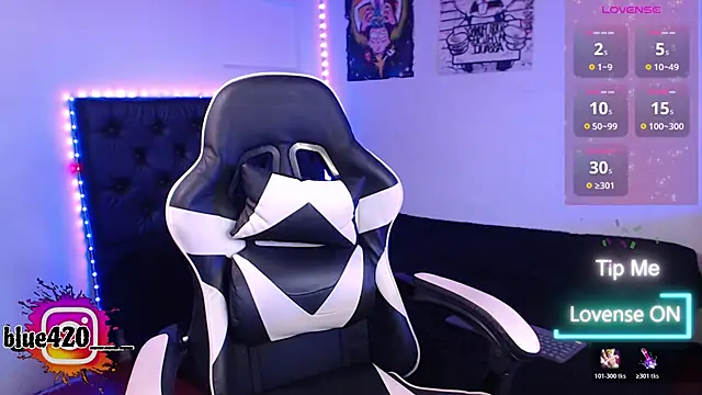 Skyler  blue4 online show from 11/14/25, 09:13