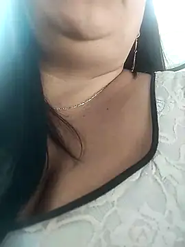 Snapshot of sara_pineros chatting on 01/24/25, 08:22 sara pineros online show from 01/24/25, 08:22