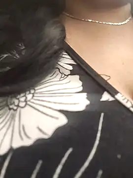 Snapshot of sara_pineros chatting on 02/11/25, 06:22 sara pineros online show from 02/11/25, 06:22