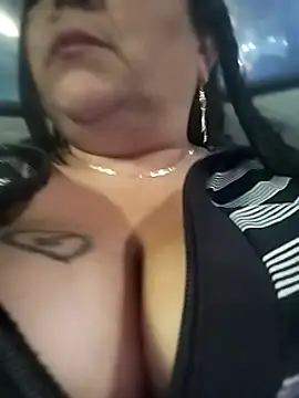 Snapshot of sara_pineros chatting on 02/28/25, 11:23 sara pineros online show from 02/28/25, 11:23