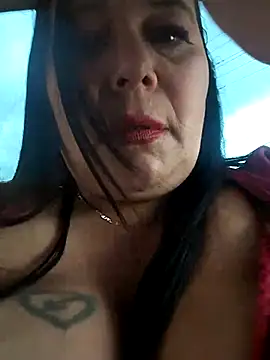 Snapshot of sara_pineros chatting on 03/06/25, 04:49 sara pineros online show from 03/06/25, 04:49