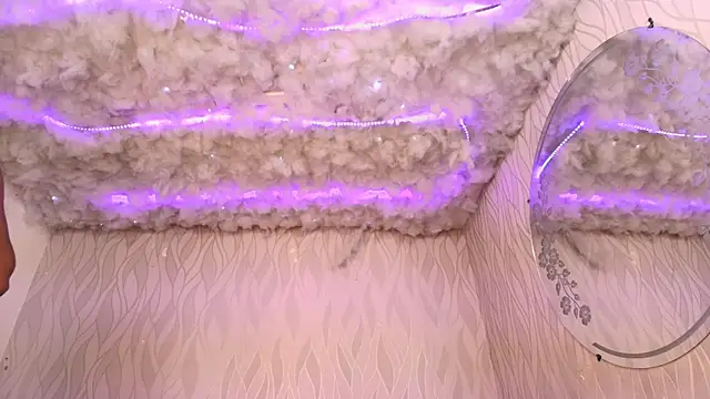 Snapshot of begoniia chatting on 12/17/24, 03:06 begoniia online show from 12/17/24, 03:06