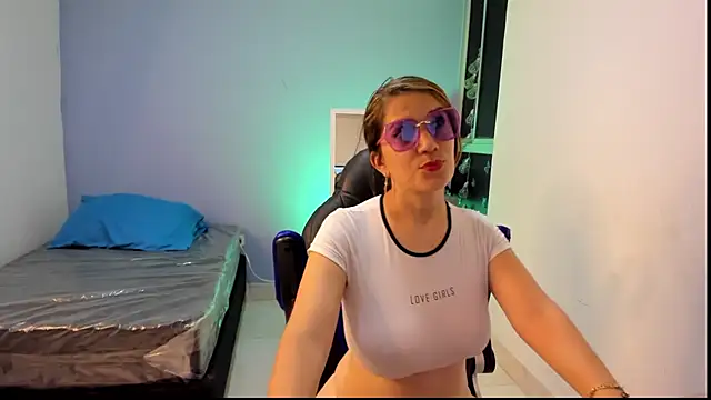 gwen ashly online show from 02/27/25, 06:53