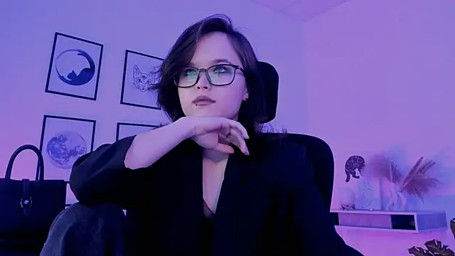 Snapshot of Elainebeness chatting on 12/17/24, 07:37 Elainebeness online show from 12/17/24, 07:37